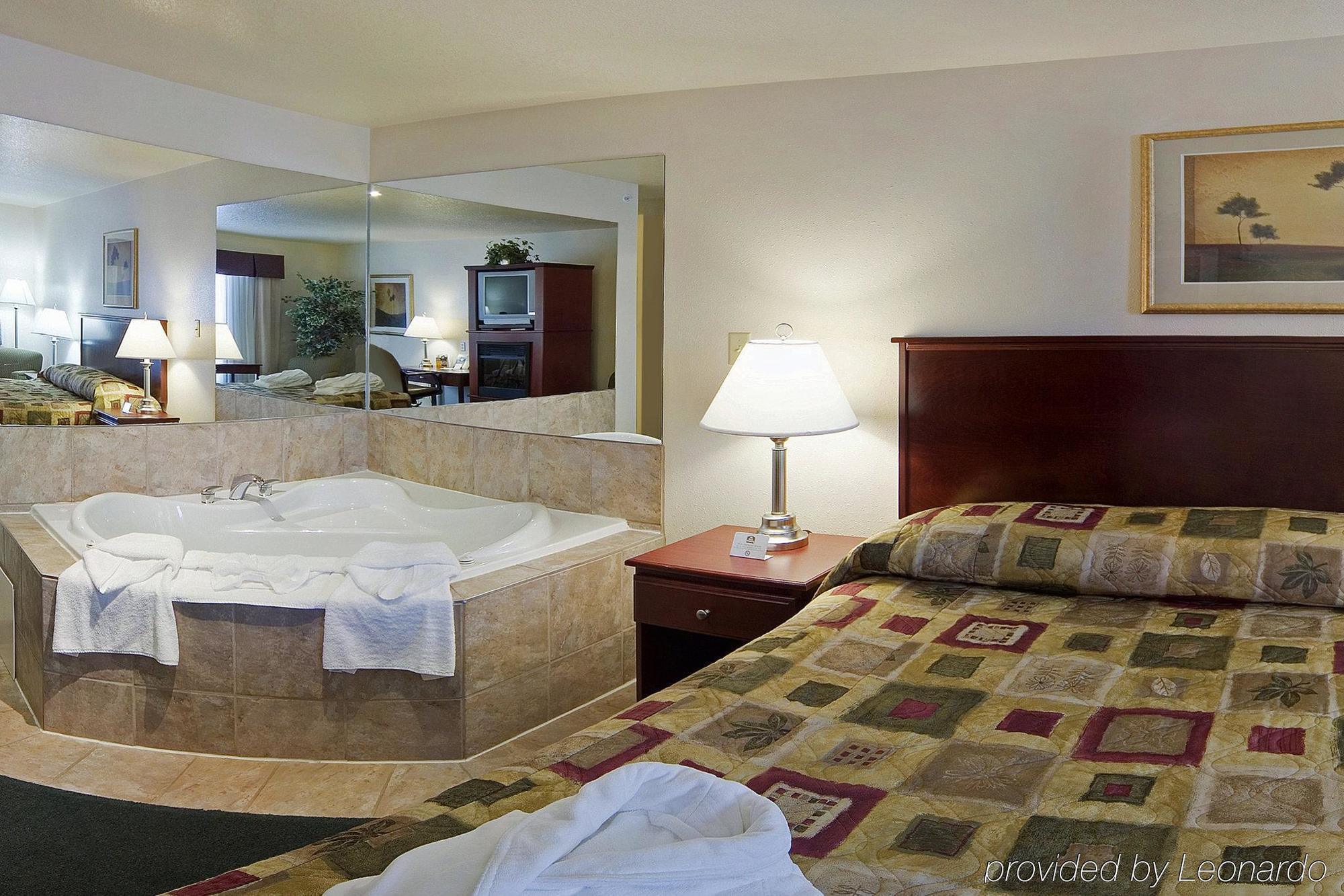 Grande Cache Inn & Suites Room photo