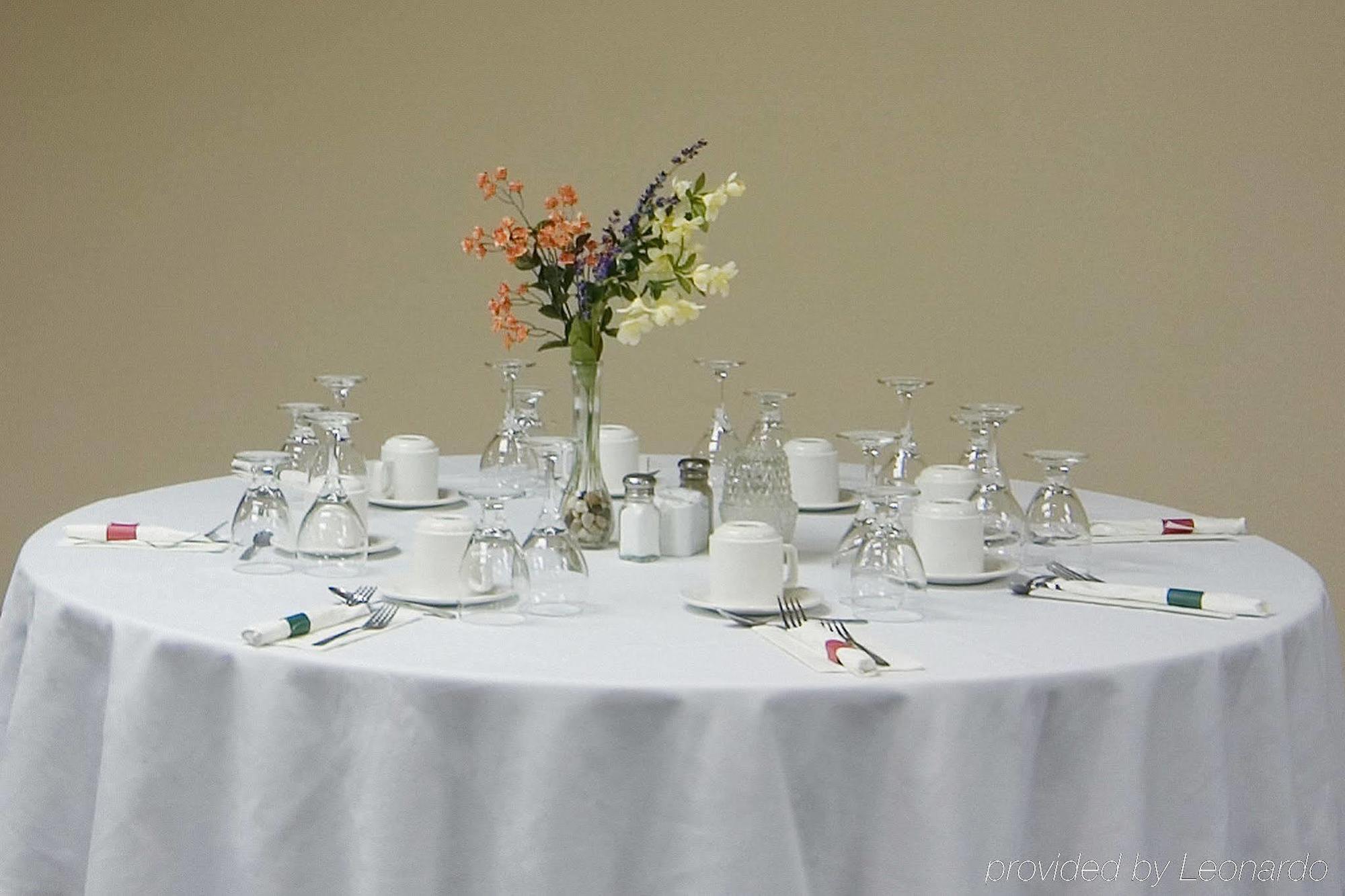 Grande Cache Inn & Suites Restaurant photo
